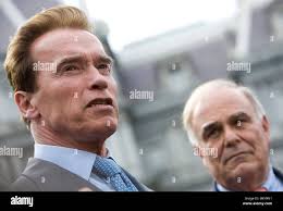 Arnold schwarzenegger governor Banque de photographies et d'images à haute  résolution