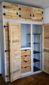 Recycled Pallet Closet Idea 3 Rangement Maison Idees De Meubles Meuble Palette