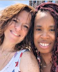 Elizabeth J Glenn-Cunningham"