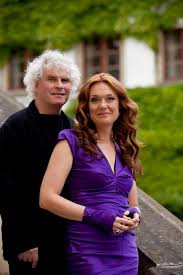 Jejím manželem je britský dirigent sir simon rattle. Dva Hudebnici Tri Narody Jeden Osud