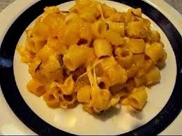Cuocere le patate 20 minuti circa quindi aggiugere la salsiccia sbriciolata, rimettere in forno e continuare la cottura. Video Ricetta Pasta E Patate Al Forno Con Scamorza Affumicata E Cucinando Per Caso E Per Youtube