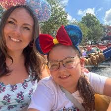 Janna Garner's Instagram, Twitter & Facebook