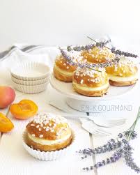 Mini Tarte Tropezienne A La Confiture D Abricot Lavande Albert Menes Desserts Mini Cheesecake Food