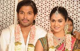 The mehndi was held in the courtyard. Allu Arjun Engagement Photos No Watermarks Inka Kavala Sneha Reddy Marriage Stills Wedding Gallery