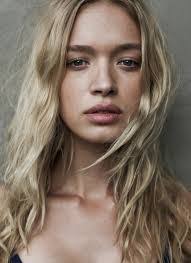 Roxanne Horner's Instagram, Twitter & Facebook