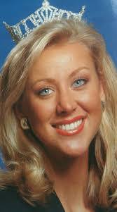 Mary Correll's Instagram, Twitter & Facebook