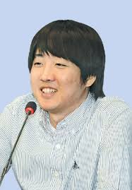 이준석 '흰색바지, 흰색 상의에 선글라스 吳', 눈에 띄지 않기 위해 노력? '양평 아파트 지어 수백억 수익' 윤석열 장모, 농지법 위반 의혹. ì„œìš¸ì‹ ë¬¸ ì´ì¤€ì„ ë°•ê·¼í˜œ ì˜í˜¹ ì‹ ì†ížˆ í„¸ê³  ê°€ì•¼