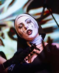 Lorna shore is LAAAAME