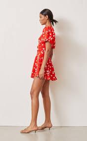 Full of flowers sundress back to new suits a little bit glamorous white mini dress. Bec Bridge White Daisy Wrap Mini Dress Red Floral Size 8 The Volte