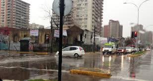 Santiago es el destino perfecto para una escapada urbana y puede ser el punto de partida perfecto para un viaje por chile. Un Dia De Lluvia En Chile Delospirineosalosandes