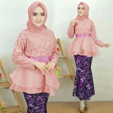 Kumpulan model kebaya modern terbaru, model kebaya wisuda, kebaya muslim, kebaya pernikahan, kebaya perkawinan, kebaya muslim dian pelangi, kebaya jawa, kebaya anak muda, kebaya pertunangan, model kebaya modis terbaru, trend baju kebaya modern. 55 Model Baju Kebaya Wisuda Cantik Muda Co Id