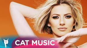 D'accord je t'ai confié tous mes sourires, tous mes secrets même ceux dont seul un frère est le gardien inavoué dans cette maison de pierre satan nous regardait danser j'ai tant voulu la guerre de corps qui se faisaient la paix. Lidia Buble Tu Official Video Mp3 Song Download Good Music Song Artists