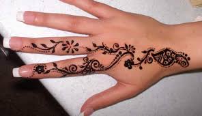 Desain ini merupakan cara yang bagus untuk menghiasi tangan seorang pengantin. 100 Cara Membuat Lukisan Henna Di Tangan Yang Mudah Terlengkap Tuttohenna