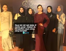 Kontroversi yang tercetus di majlis fenomena aidilfitri 2017 yang membawa ketegangan kepada dua pelakon jelita, nora danish dan fasha sandha masih hangat diperkatakan. Kebenaran Akan Terbukti Didakwa Halau Fasha Sandha Dari Pertunjukan Fesyen Ini Respon Nora Danish