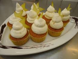 Cupcakes Citron Carambole Coeur Lemon Curd Creme Au Beurre Citron Food Desserts Cupcakes