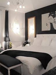 Elegant And Comfort Bedroom Ideas In Small Spaces White Bedroom Decor White Bedroom Design Black White Bedrooms