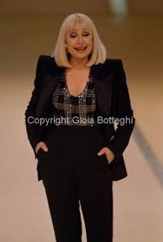 Raffaella se n'è andata senza clamore lasciando un ricordo indelebile nell'anima di tantissime persone. 2002 Carramba Che Sorpresa Gioia Botteghi
