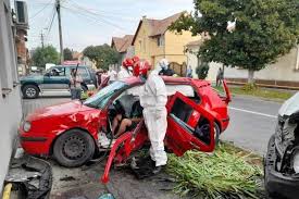 Iniţial, aceleaşi surse au spus că arma ar aparţine bunicului tânărului. Trei Persoane Au Fost RÄƒnite In Urma Coliziuni Dintre DouÄƒ Autoturisme PetrecutÄƒ Pe Strada BucureÈ™ti Din Alba Iulia