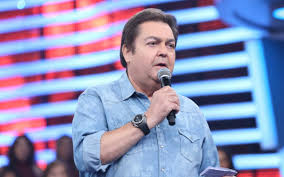 Por conta disso, faustão vai permanecer internado pelo menos até sábado (12), quando tem em 32 anos de casa, essa é a primeira vez que faustão deixa de apresentar o programa por problemas. Faustao E Internado E Passa Por Cirurgia No Coracao Viver Diario De Pernambuco