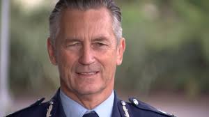 Teen pilot with Kiwi roots sets new record circling the globe