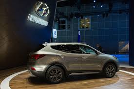 Hyundai improves its santa fe formula with significant changes inside and out. Hyundai Santa Fe Reliability And Common Problems In The Garage With Carparts Com