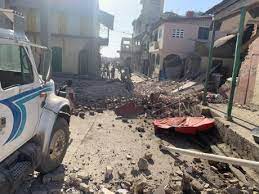It killed over 300,000 people and destroyed the homes of 1.5 million people. I Bibfdtmmkkhm