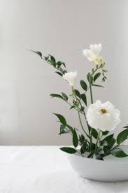 You can clip something from the garden or grab a tj's bouquet. 6 Simple Beautiful Ikebana Flower Arrangements Hello Nest