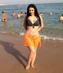 الصور صافيناز بالبكينى يظهر صدرها على شاطئ شرم الشيخ Star Fashion Bikinis Retro Bikini