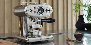 The illy coffee makers are distinguished from other brands of their own coffee capsules in major: X1 Iperespresso Anniversary Espresso Coffee Machine Illy Eshop