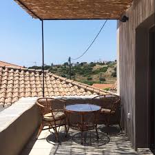 Live in the center of it all at village square at old town apartments, the best location in augusta! Town House On Village Square Upper Kythoikies Holiday Houses