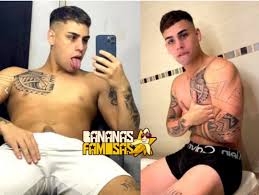 Tiktoker Chico pelado e gozando litros de porra