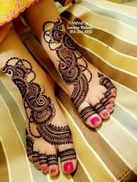 When You Compare With Hands Feet Mehndi Designs Are Different Hand Is Often Filled With Various De Henna Designs Feet Khafif Mehndi Design Legs Mehndi Design