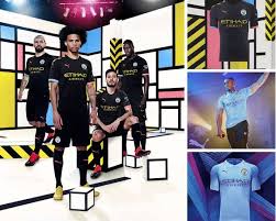 Es el mismo que usarán los jugadores del equipo en sus partidos fuera del estadio old trafford. Manchester City Presenta Su Nuevo Jersey Puma Futbol Total