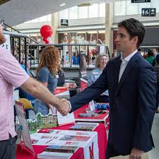 🌟📅Kickstart your future with this week's events at the Career Center!  Highlights include the Global Career Alumni Panel, Global Job & Internship  Seach Strategies, and Teacher Networking Night. Don't miss out on