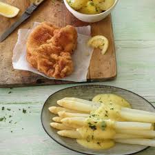 Kalbsschnitzel Mit Spargel Und Sauce Hollandaise Rezept Kalbsschnitzel Rezepte Und Schnitzel