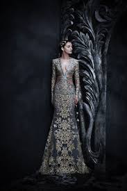 The Impalpable Dream Of Versailles Michael Cinco S Fall Winter 2017 Collection Fantasy Gowns Fantasy Dress Dresses