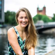 Nächste woche montag ziehen wir aus. Was Tragt Man Als Frau Als Gast Auf Einer Hochzeit Im Winter The Kaisers