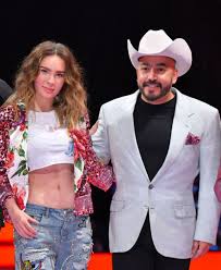 Lupillo rivera y criss angel, exparejas de belinda, se borraron los tatuajes que tenían de la cantante, esto a unos días de que la intérprete de luz sin gravedad y christian nodal anunciaran su compromiso. Belinda Y Lupillo Rivera Si Son Novios Actualidad Los40 Mexico