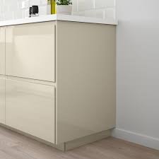 Der abstand dazwischen kann dem bedarf angepasst werden. Voxtorp Deckseite Hochglanz Hellbeige 39x86 Cm Ikea Osterreich