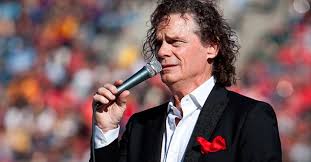 Thomas, who announced in march that he had been diagnosed with lung cancer, died from complications of the disease saturday at his home in thomas married richardson in 1968, and had three daughters: Singer Bj Thomas Opens Up About 52 Year Marriage To His Wife Gloria In A Candid Interview
