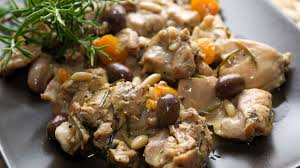 Strato di cipolla, coniglio condito con olio sale e pepe, olive taggiasche e pinoli. Coniglio Alla Ligure Con Olive Taggiasche Blog Coop Master