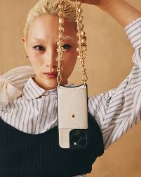 Roses are red, violets are blue, treat yourself to something new ❤️