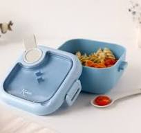 Contenitore per pranzo blu con cucchiaio grigio
