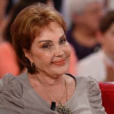 Go les 100 000 fans. Mort De Pascale Roberts L Actrice Phare De Plus Belle La Vie Est Decedee A L Age De 89 Ans Femme Actuelle Le Mag
