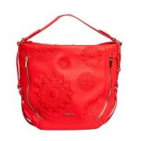 L'intento del brand è quello di vestire di colore uomini e donne anche in inverno, facendolo con tessuti e fantasie sempre più ricercati. Desigual Borse 2016 Catalogo Autunno Inverno Smodatamente