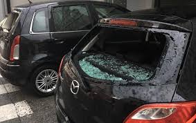 Una violenta grandinata si è abbattuta oggi pomeriggio a dove del grappa, nel bassanese, e ora si temono danni a uliveti e raccolti. Violenta Grandinata In Veneto Foto Chicchi Grandi Fino A Dieci Centimetri Cronaca Italia