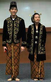 The national costume of indonesia is the national costume that represents the republic of indonesia. Indonesian Traditional Clothing Traditional Outfits Indonesian Clothing Traditional Fashion