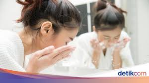 More images for cara mencuci muka dengan betul » Jangan Lupa Cuci Muka Usai Bangun Tidur Ini 5 Manfaatnya