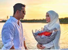 Selepas empat tahun, aisy kembali ke malaysia. Titian Cinta Episode 28
