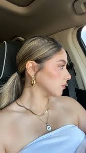 Roxana Ceballos's Instagram, Twitter & Facebook